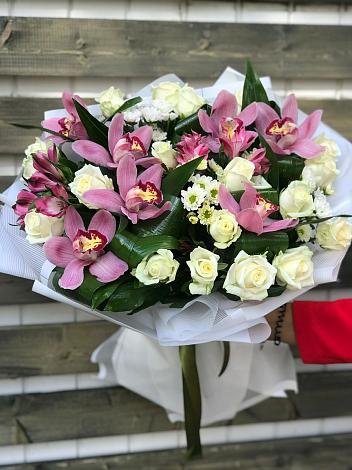 Букет цветов из: Розы и Хризантемы в Пуршево