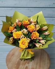 Букет цветов из:  Альстромерии и Розы в Пуршево
