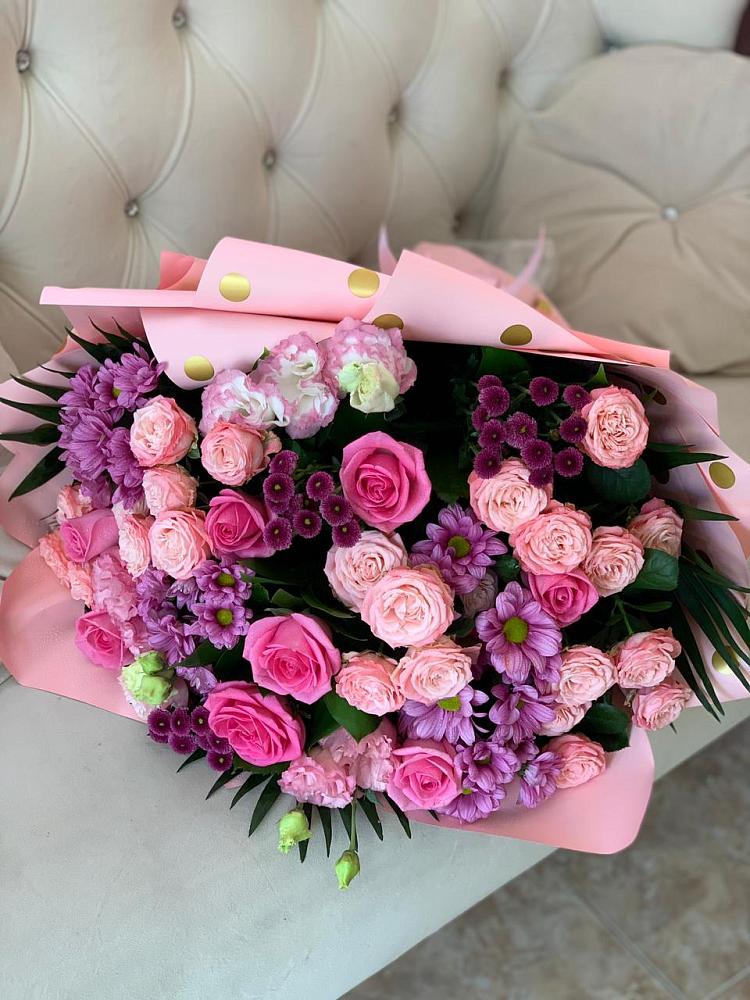 Букет цветов из: Хризантемы, Розы и Лизиантусы в Пуршево