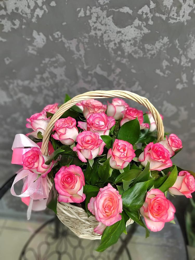 Цветочная композиция из Розы в корзине в Пуршево