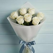 Букет 7 Белых роз Эдлесс Лав в Пуршево