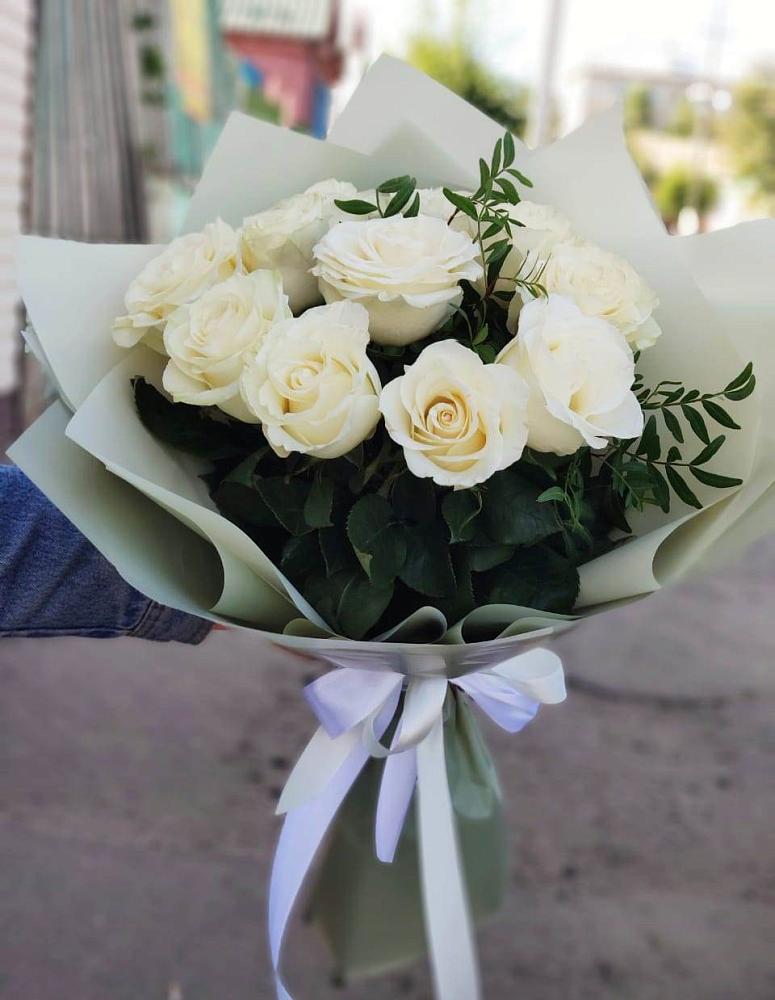 Букет Белые розы Проуд в Пуршево