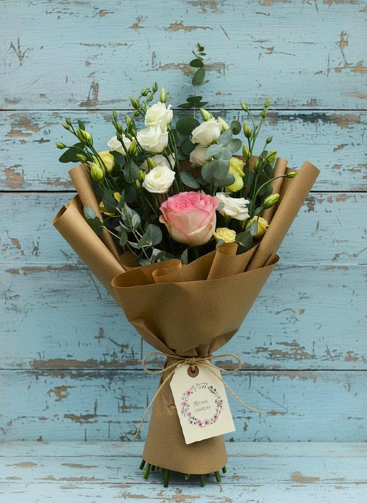 Букет цветов из: Розы и Лизиантусы в Пуршево