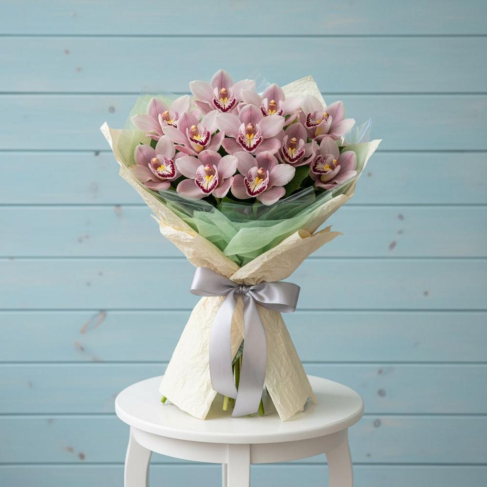 Букет цветов из: Орхидеи и Розы в Пуршево