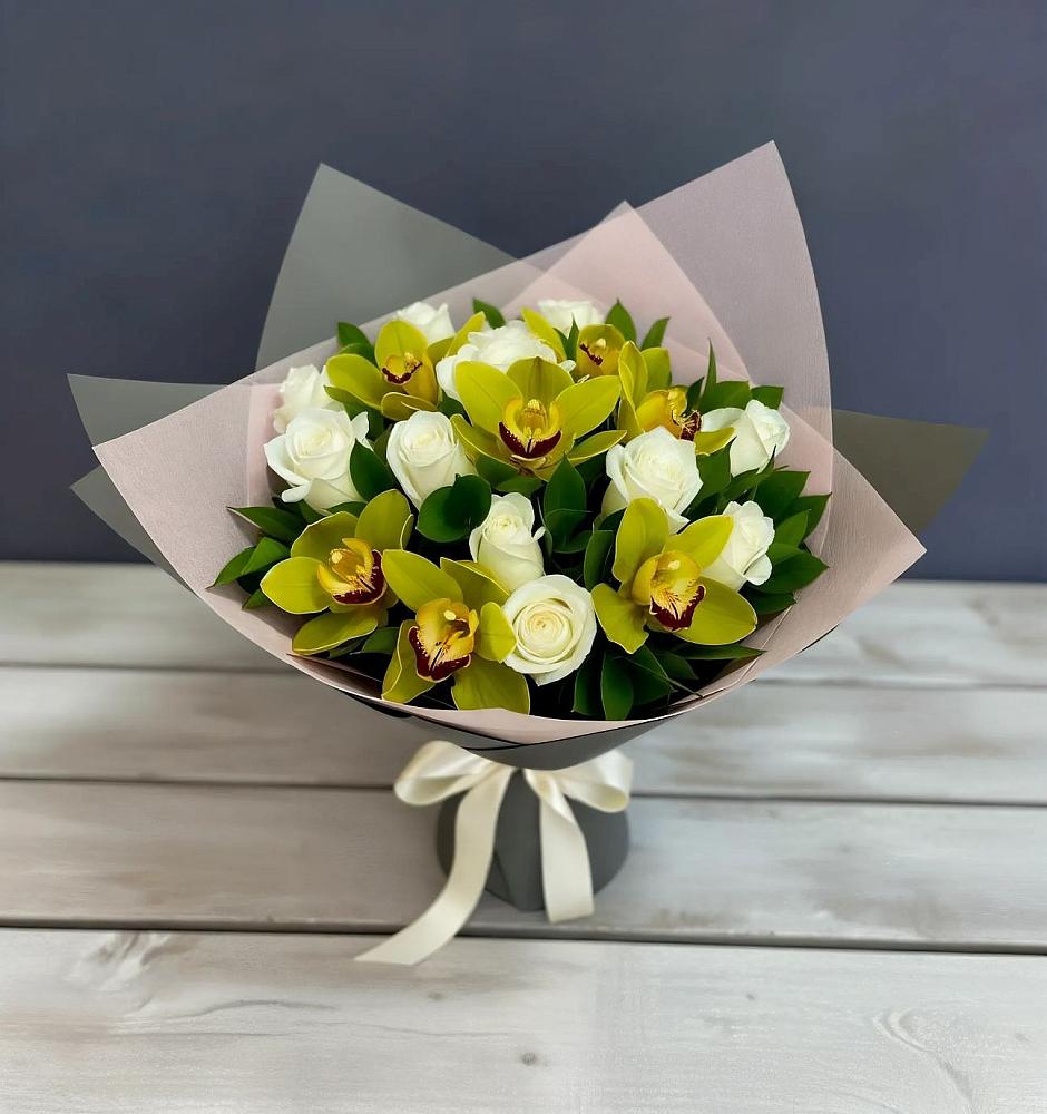 Букет цветов из: Орхидеи и Розы в Пуршево