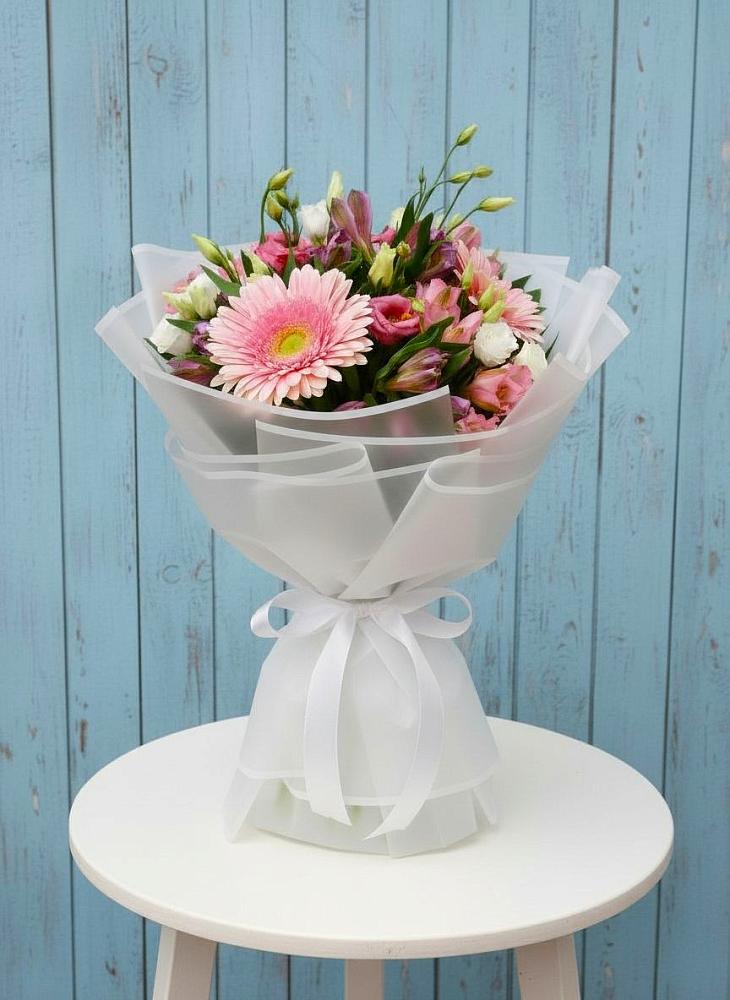 Букет цветов из: Герберы, Альстромерии и Лизиантусы в Пуршево