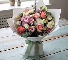 Букет цветов из:  Розы, Лизиантусы и Гвоздики #REPLACE_PRED# Пуршево